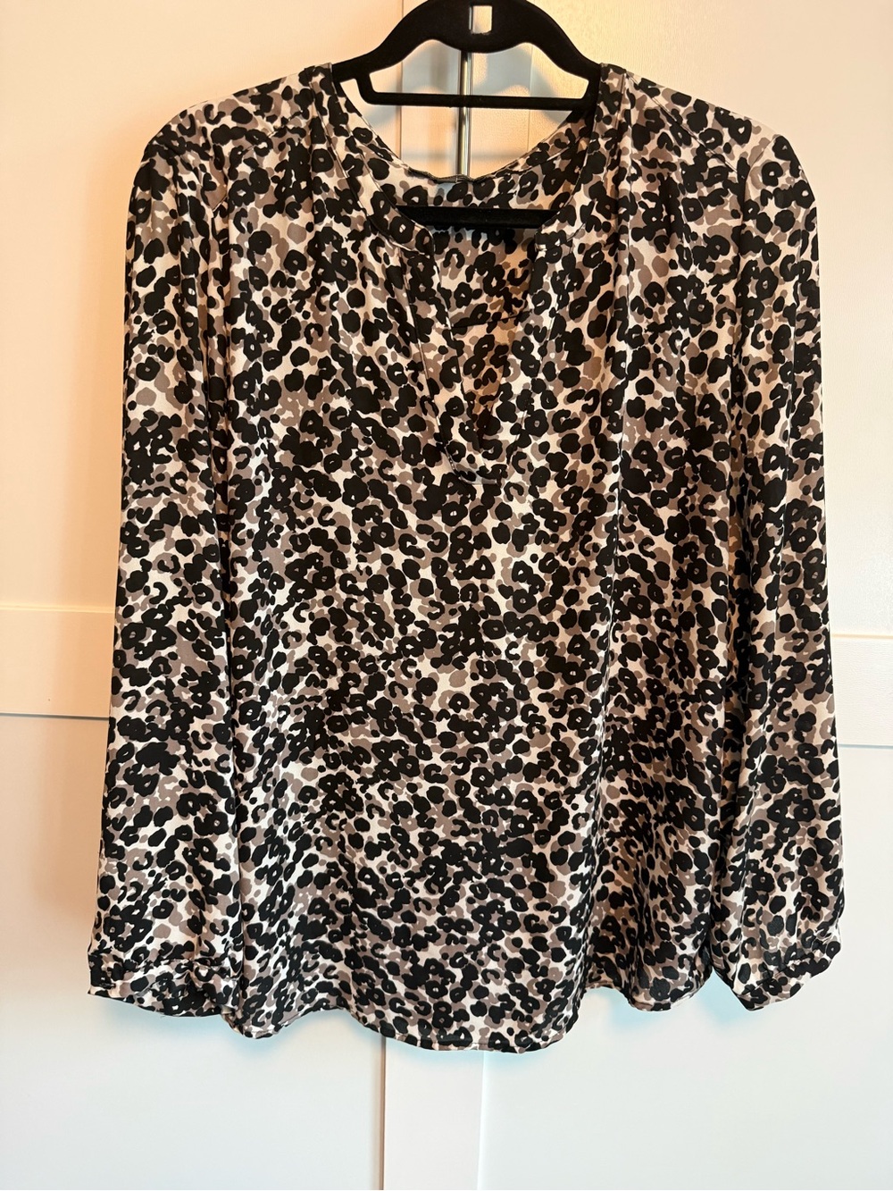 Adrianna Papell Black and Cream Leopard Print Long Sleeve Top